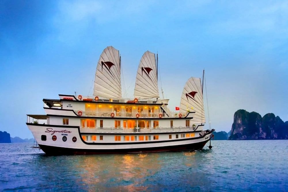 For visitors who want to enjoy high-class services, taking a cruise and staying overnight on HaLong Bay is the ideal experience
